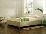 Двуспальный ортопедический матрас Original 20см c подушками Comfort на кровати Milano